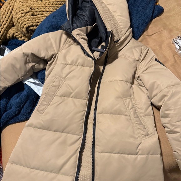 Canada Goose Women's Coat - Excellent Condition - Picture 14 of 16